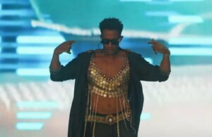 ظهر محمد رمضان بإطلالة تشبه "بدل الراقصات" في Coachella