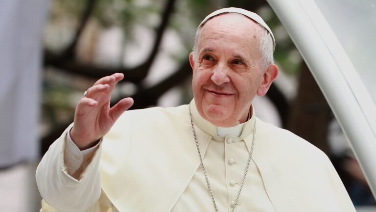 وفاة البابا فرنسيس الفاتيكان يعلن الحداد 9 أيام ويبدأ إجراءات انتخاب بابا جديد pope francis الفاتيكان وفاة البابا فرنسيس بابا الفاتيكان