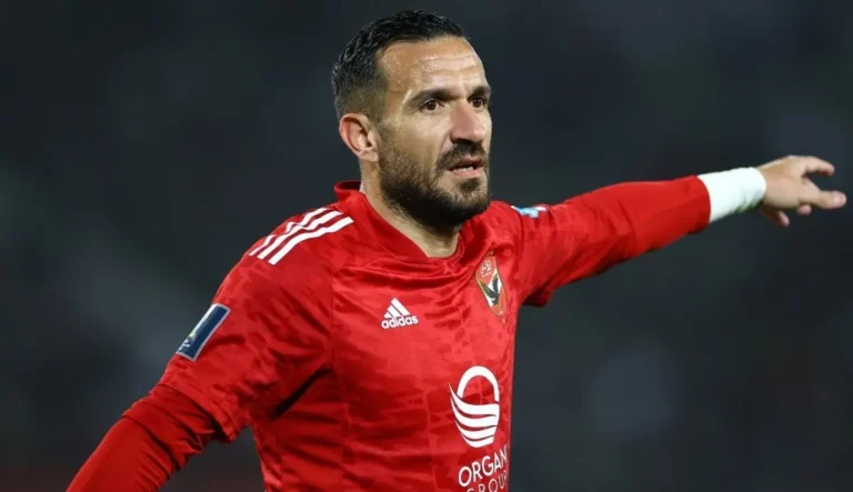 تواجد علي معلول علي تشكيل الأهلي أمام فاركو علي معلول ترتيبات الأهلي باتشوكا ضد الأهلي ماتش الاهلي مباراة الاهلي الأهلي ضد الزمالك