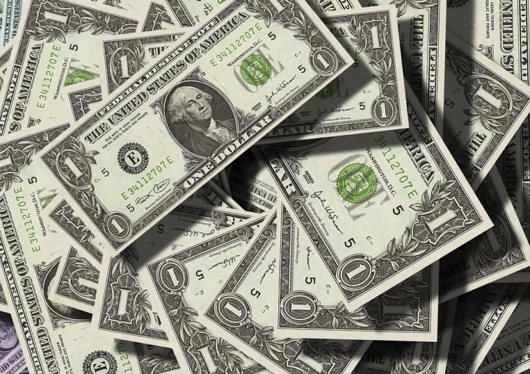  انهيار مفاجئ.. سعر الدولار اليوم الجمعة 2 مايو 2025 في البنوك والسوق السوداء الدولار اليوم الدولار مقابل الجنيه المصري